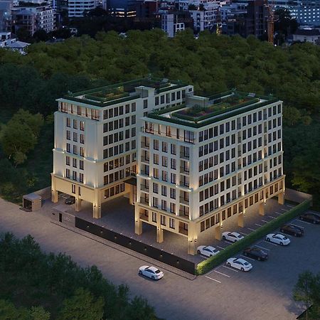 Leon Lasalle Hotel And Residences Bangkok Exterior photo